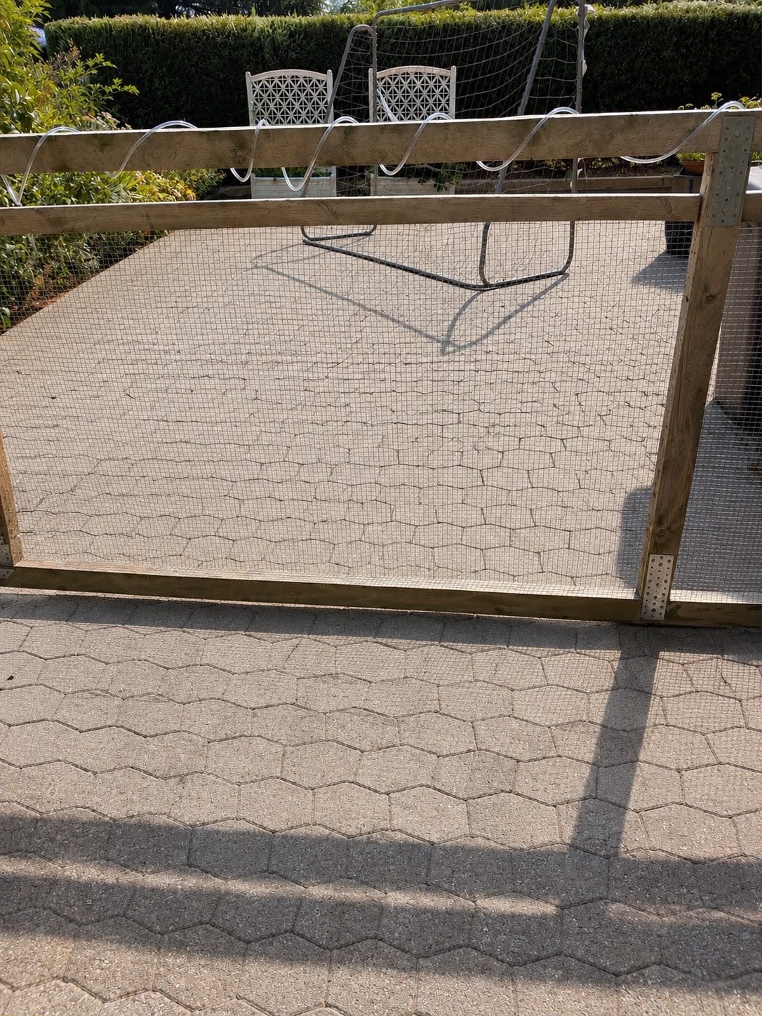 Terrassenpflaster nach Reinigung und Neuverfugung